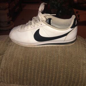 Women’s Nike Cortez size 6 1/2